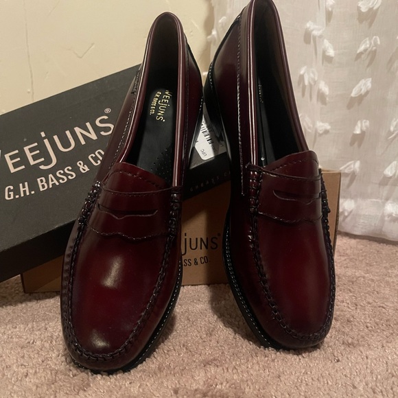 Ladies SZ 8.5 G.H. Bass Weejuns - Picture 4 of 6